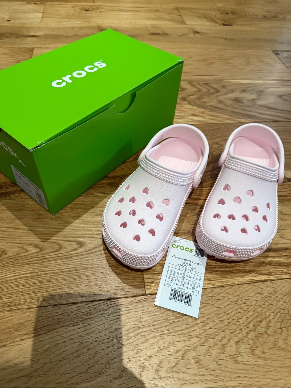 NWT Crocs Kids Classic Hearts Cut Out Clogs Bubble Ice Pink J1